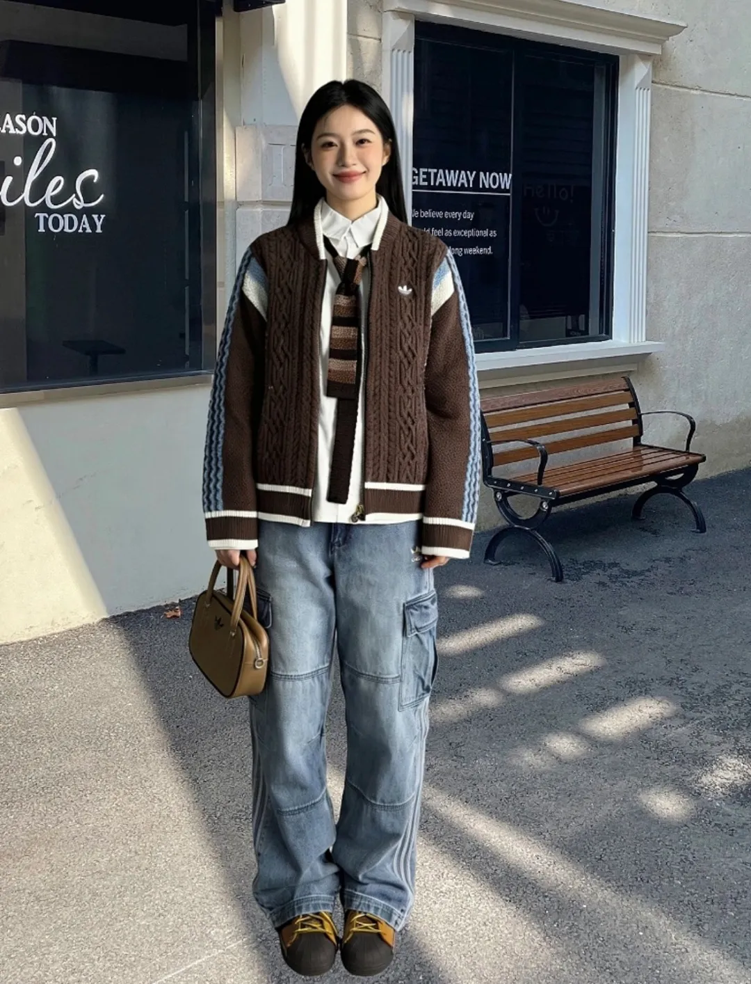 No watermark upper body rendering 𝟭𝟬𝟰𝟵𝟲# Exclusive real shot/difference between various stolen pictures and online version on the market [𝗮𝗱𝗶𝗱𝗮𝘀Clover three-stripe workwear embroidery𝗹𝗼𝗴𝗼 jeans] Retro cool ceiling, one pants to confer gods/Versatile men and women Same Style ✅Full set of 1:1 customized accessories ➕Customized three-label ➕𝗬𝘂𝗮𝗻 version hangtag ➕𝗹𝗼𝗴𝗼 packaging bag🔥 ➕Scan the tag to enter the official website. ✅Top Original version, ins Xiaohongshu Getwu Kuaishou and many bloggers wear it. 💥 Weld sports genes and workwear aesthetics together! This pair of clover pants can be worn all year round. ✅ Classic clover is full of DNA. The iconic three stripes + White clover logo on the side are full of retro feeling and full of recognition. At a glance, you can see the high-end feeling of Adidas, and the trendy identity is directly sealed. ✅ Workwear + denim double buff superposition, heavy denim fabric + three-dimensional large pocket workwear design, stiff and stylish without collapse, Wear-Resistant, with a retro feel as you wear it, and an American street feel. ✅ The fairy wide-leg version, the king of hiding fat and slimming. High waist + slightly wide straight cut, perfectly modify the leg shape, pear-shaped body, thick legs stars are directly welded to the body! Your legs will become 30 to 70 minutes longer in seconds, and you will feel relaxed when walking. ✅ Full of details, high quality, neat open stitching, three-dimensional multi-pocket design, practical and stylish; complete original tags, restored Authentic details, full of upper body comfort, suitable for daily commuting, going out on the street, and going out on the street. ⭕The high version of the best products🐮is different from the junk products in the market🗯️The same picture but different prices means different versions. ❌Don’t be fooled by the same copywriters and pirated pictures from outside that mix and distribute high-luxury pictures at low prices. After comparing the quality, you will know where the gap is. Don’t lie. I don’t guarantee that my products are the cheapest, but I definitely guarantee that they are worth every penny of your hard-earned money! ‼ ️We don’t slash prices or lower prices, we supply products with heart and only make high-end versions!!! Breasts Jimei must see the details of my home clearly, the pictures of my home are all taken by the owner himself❤️ Color: Black Blue Size: S-2XL